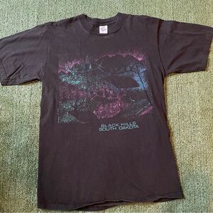 Vintage 1991 Black Hills South Dakota Tee Shirt - large